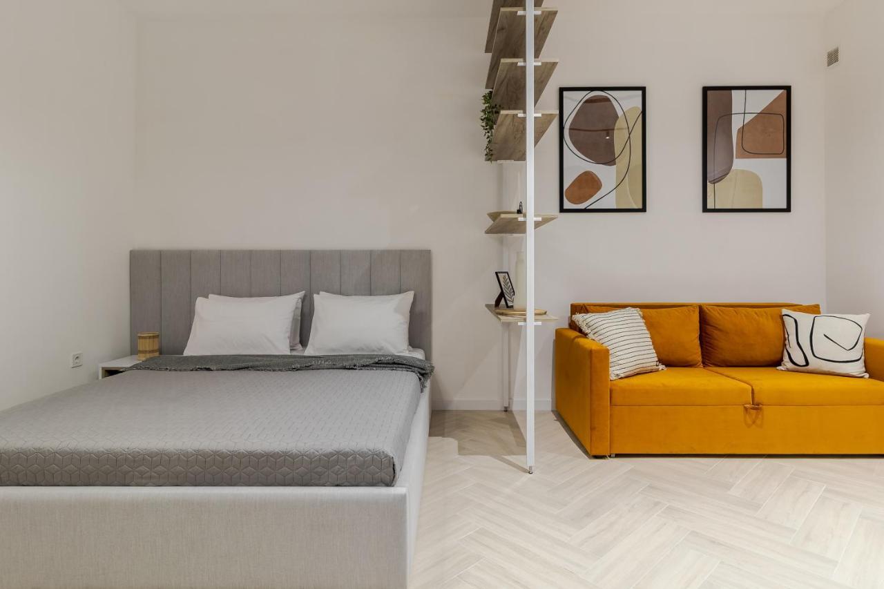Inshiapartments On Ferentsa Lista Str Лвив Екстериор снимка